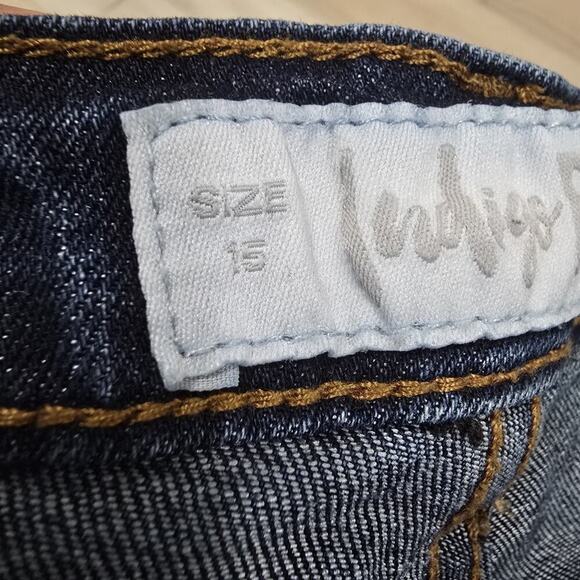 Indigo Rein Womens Distressed Denim Shorts Size 15 Dark Wash Cuffed Travel - Picture 9 of 10